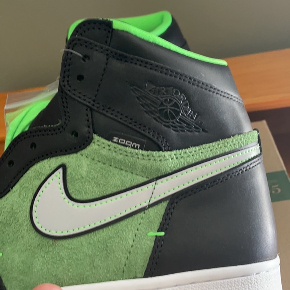 Nike Air Jordans - Picture 4 of 7